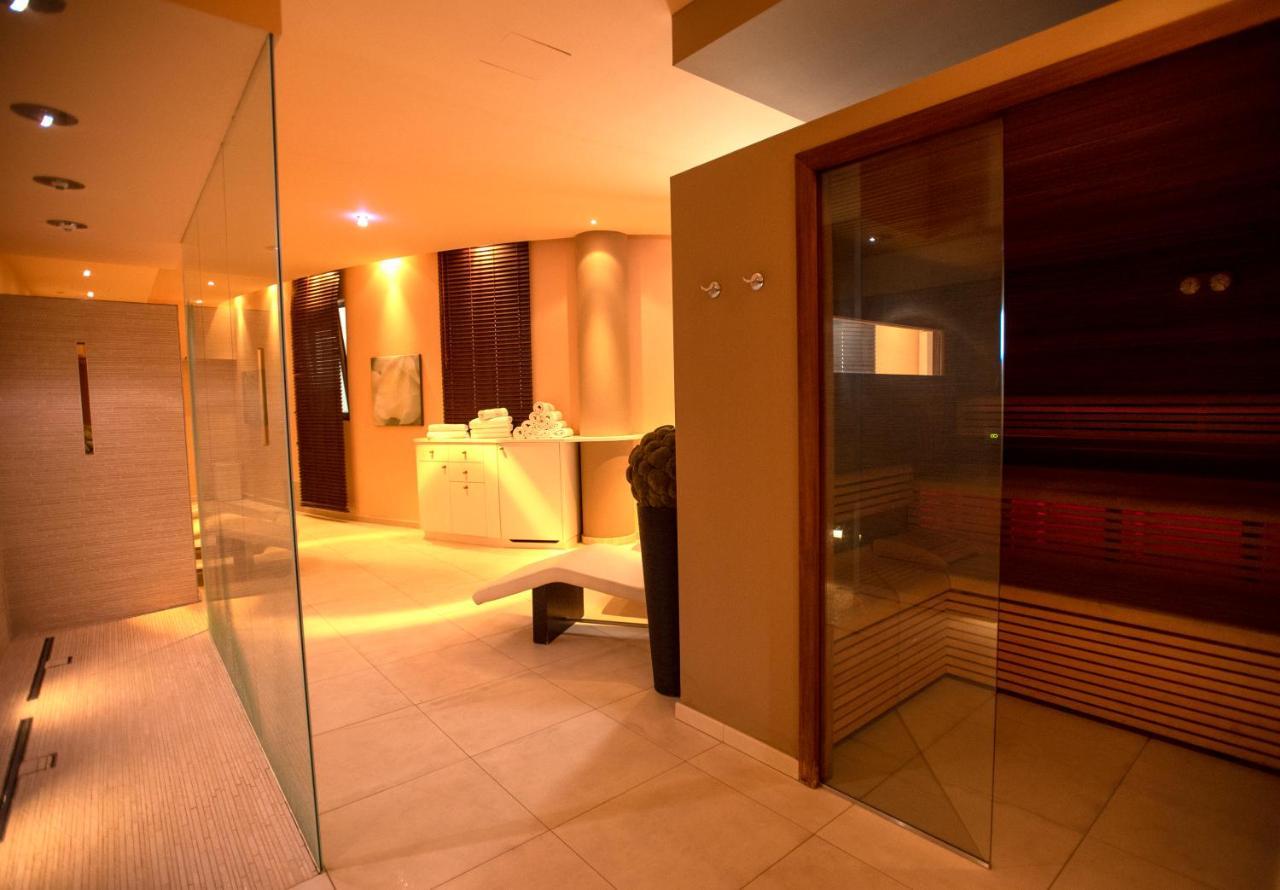 Hotel Chrys Болзано Екстериор снимка