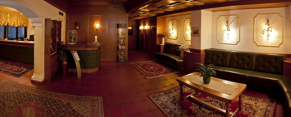 Hotel Chrys Болзано Екстериор снимка