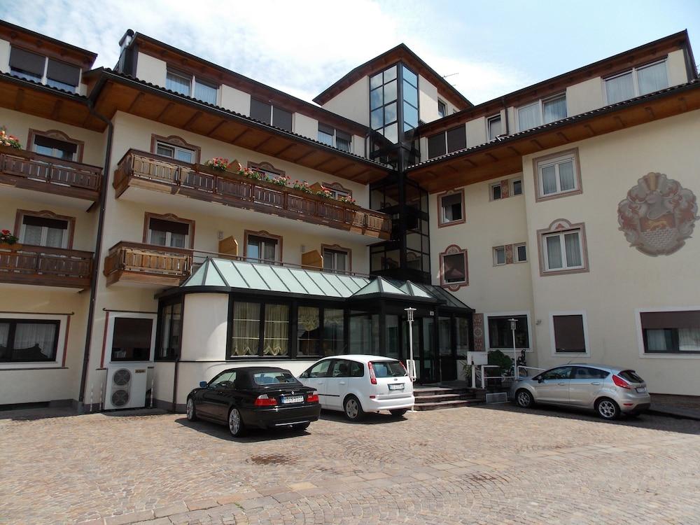 Hotel Chrys Болзано Екстериор снимка