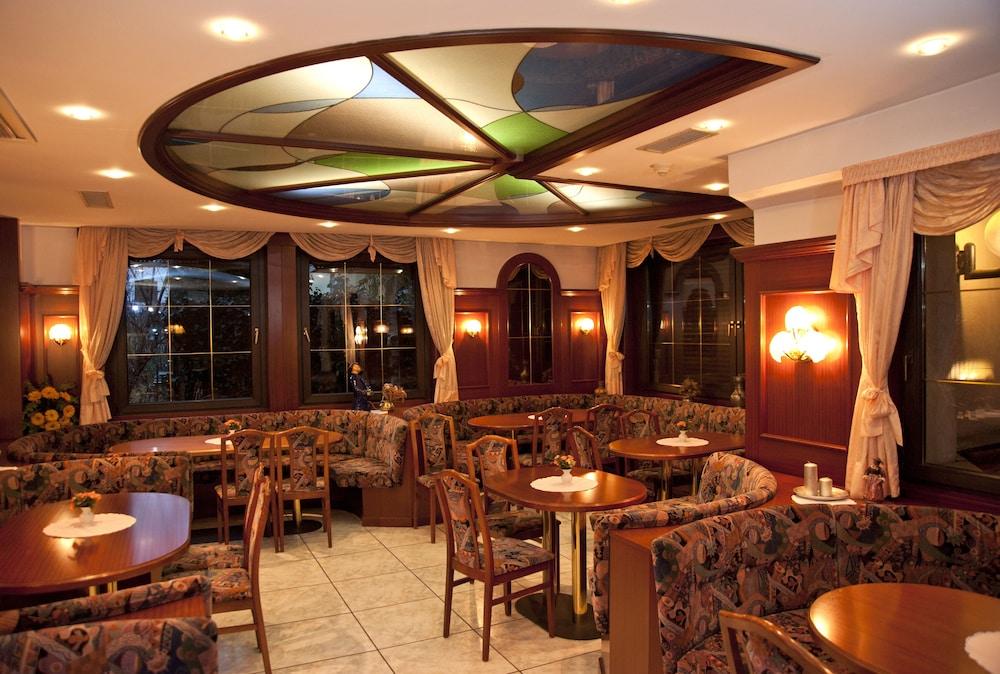 Hotel Chrys Болзано Екстериор снимка