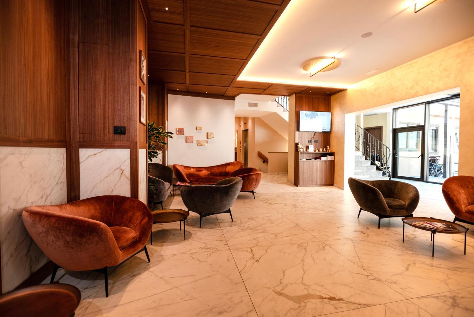 Hotel Chrys Болзано Екстериор снимка