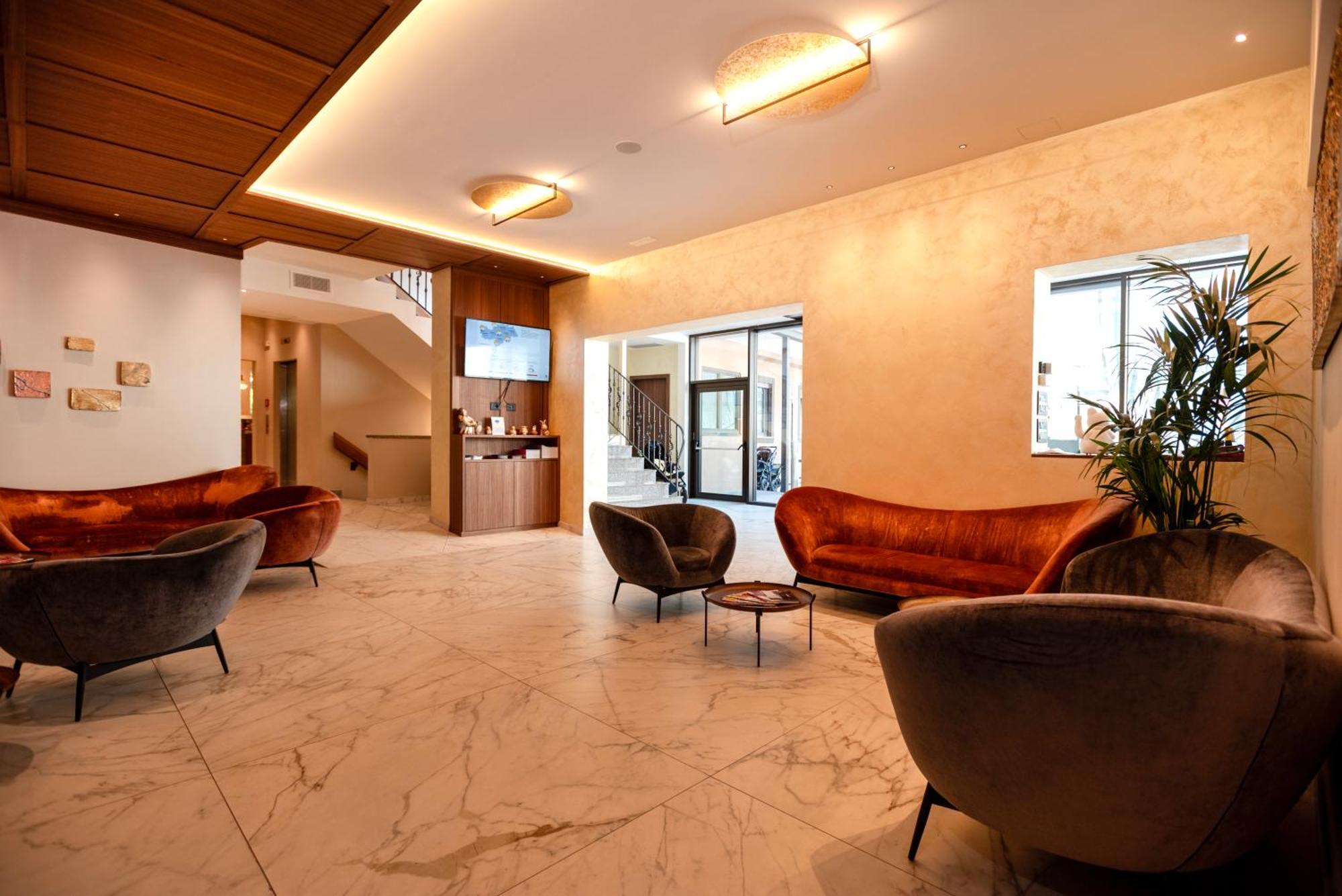 Hotel Chrys Болзано Екстериор снимка