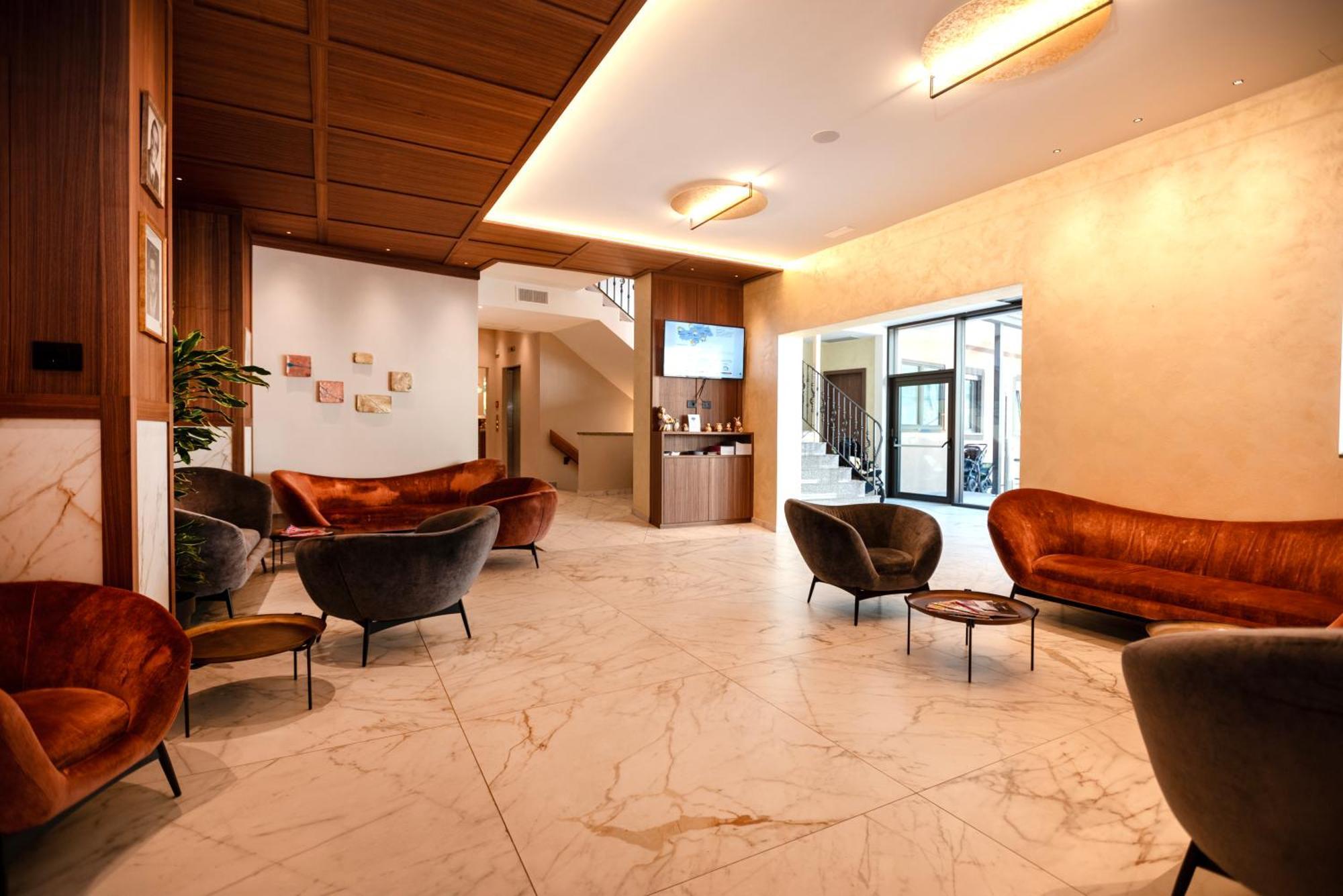 Hotel Chrys Болзано Екстериор снимка