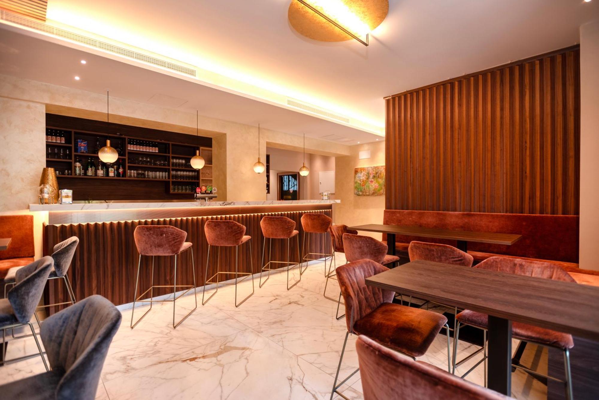 Hotel Chrys Болзано Екстериор снимка
