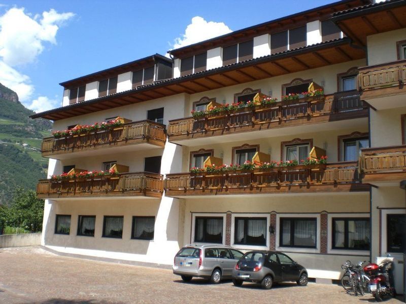 Hotel Chrys Болзано Екстериор снимка