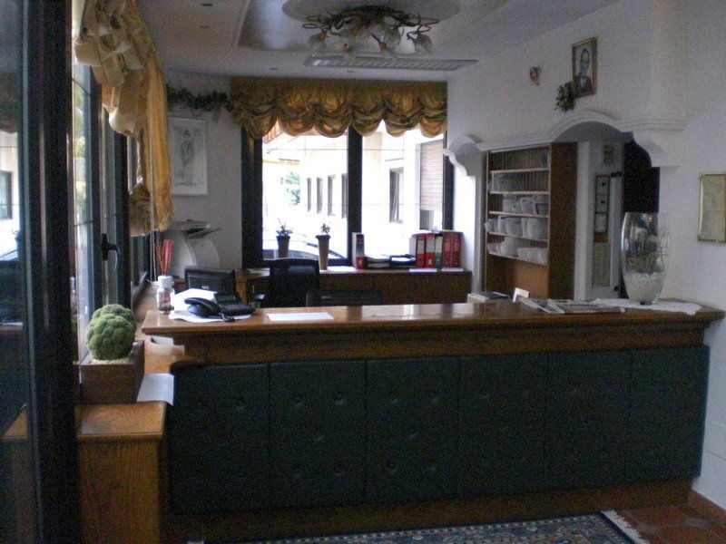 Hotel Chrys Болзано Екстериор снимка