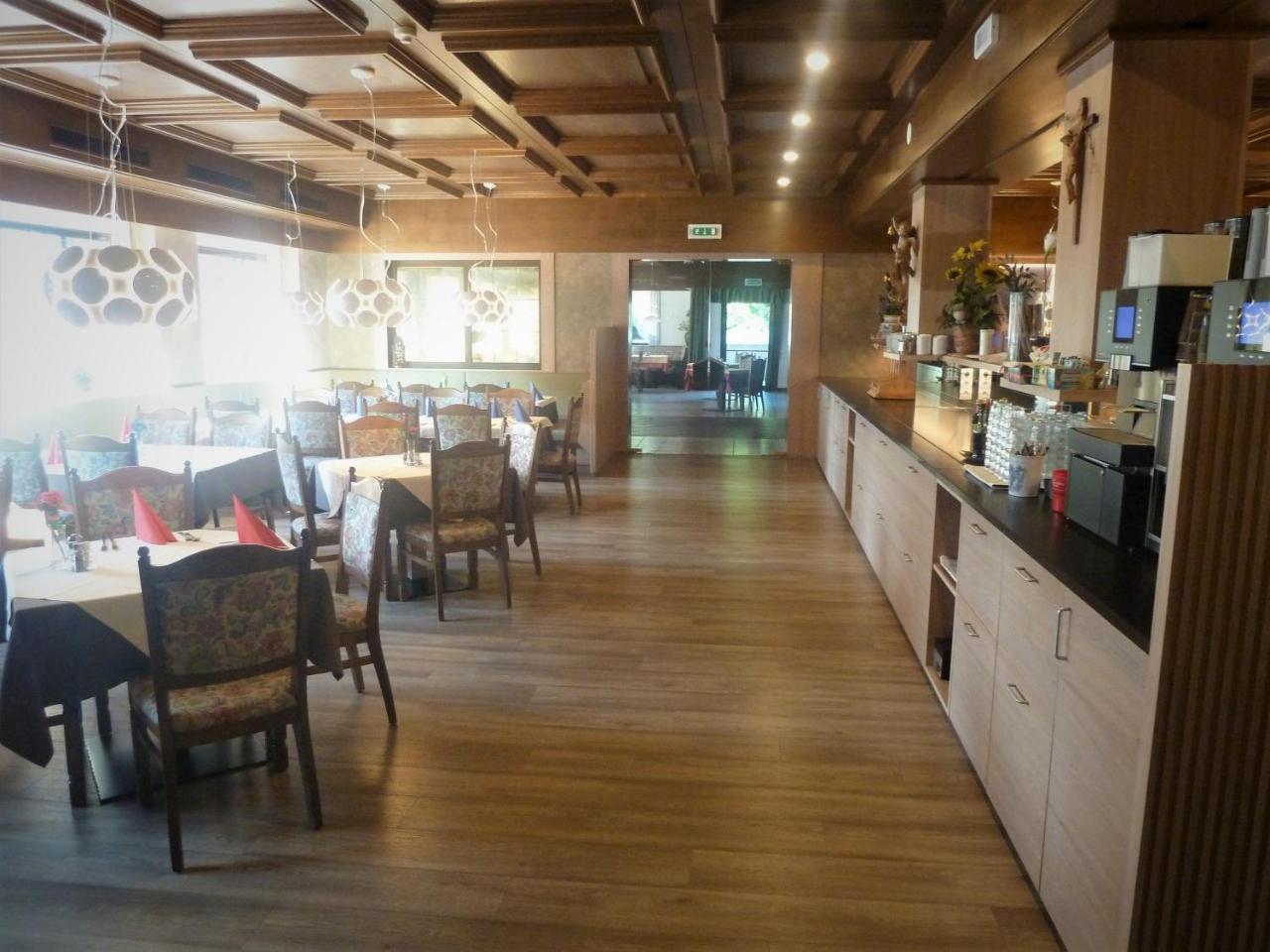Hotel Chrys Болзано Екстериор снимка