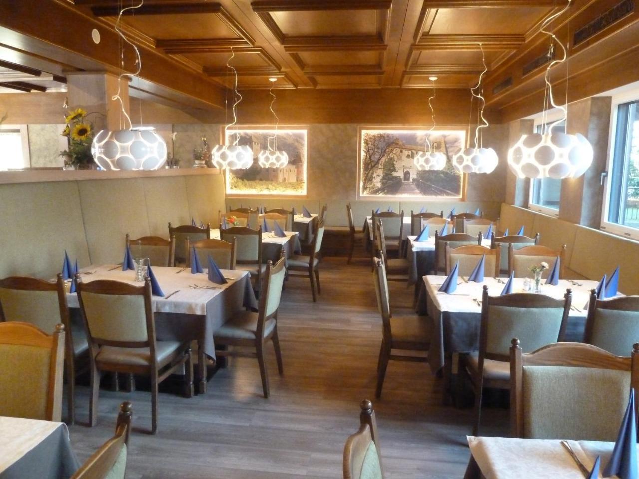 Hotel Chrys Болзано Екстериор снимка
